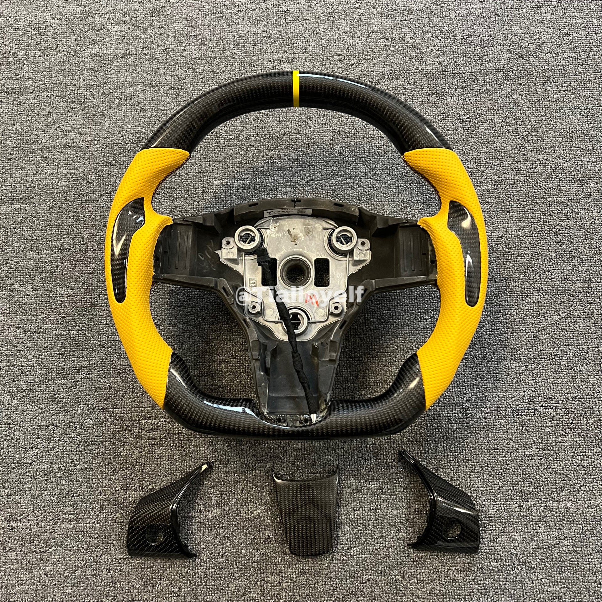 Tesla 3/Y Custom Yellow Full Carbon Steering Wheel
