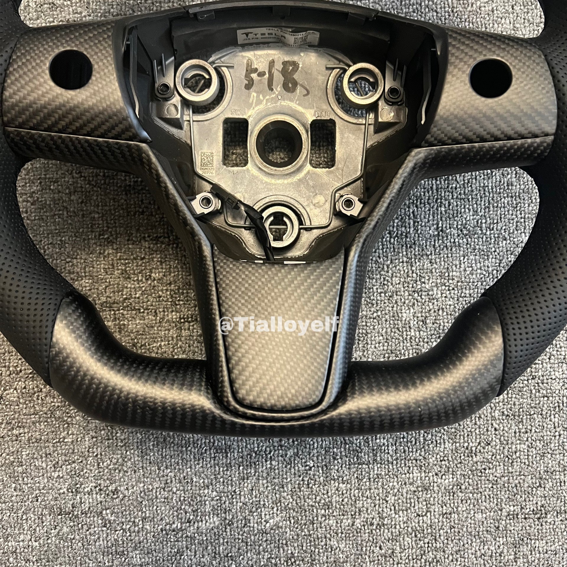 Model 3/Y Full Matte Carbon Black Steering Wheel Tialloyelf