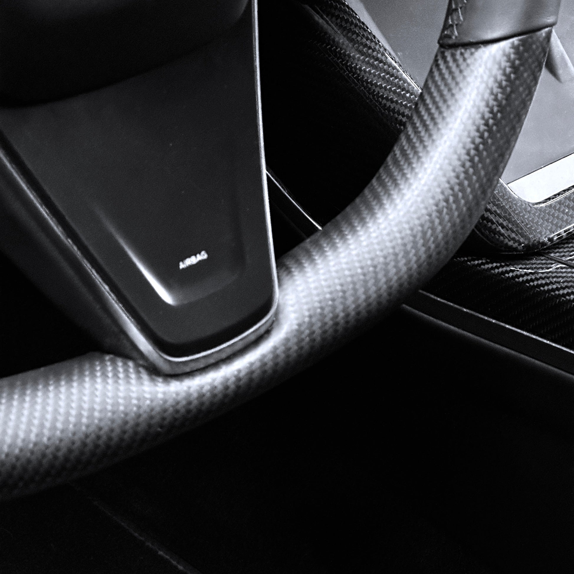 2021-2023 | Model S & X Round Steering Wheel Upgraded with Leather & Real Molded Carbon Fiber Jean